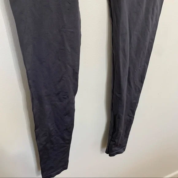 GymShark | gray seamless leggings size medium - Picture 8 of 9